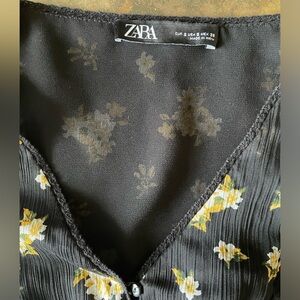 Zara blouse with ruffle